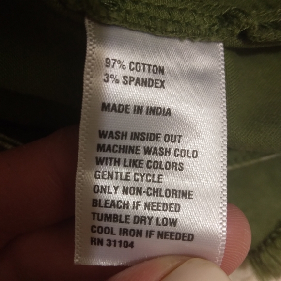 True Craft Army Green Distressed High Waisted Button Up Jean Shorts Size 3 - Picture 5 of 9